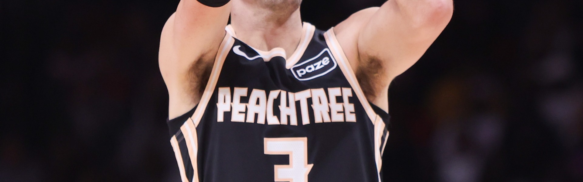 放弃确定没用的文森特 得到可能有用的肯纳德 湖人获得C+评级