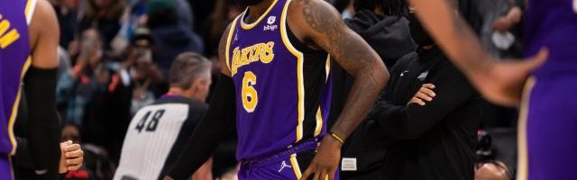 星空体育-终迎来甜蜜赛程！33连胜50周年湖人借机整顿崛起？